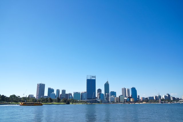 スワン川から眺めるパース