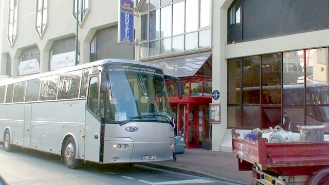 ツアーで乗った観光バス(編集長撮影・2010年)