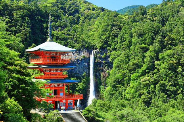 那智の滝と三重塔(和歌山)