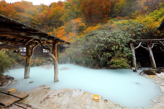 乳頭温泉・鶴の湯の露天風呂（秋田）