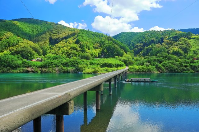 四万十川の沈下橋(高知)