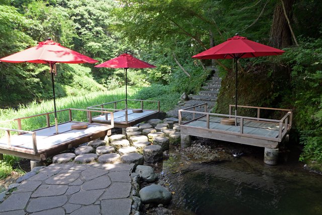 山中温泉・鶴仙渓の川床(石川)