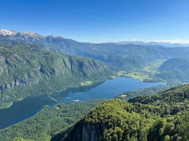 ヴォーゲル山から望むボーヒン湖