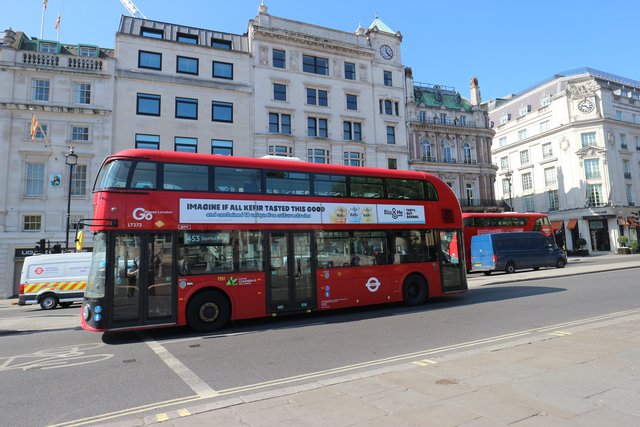 ロンドンの赤い2階建てバス